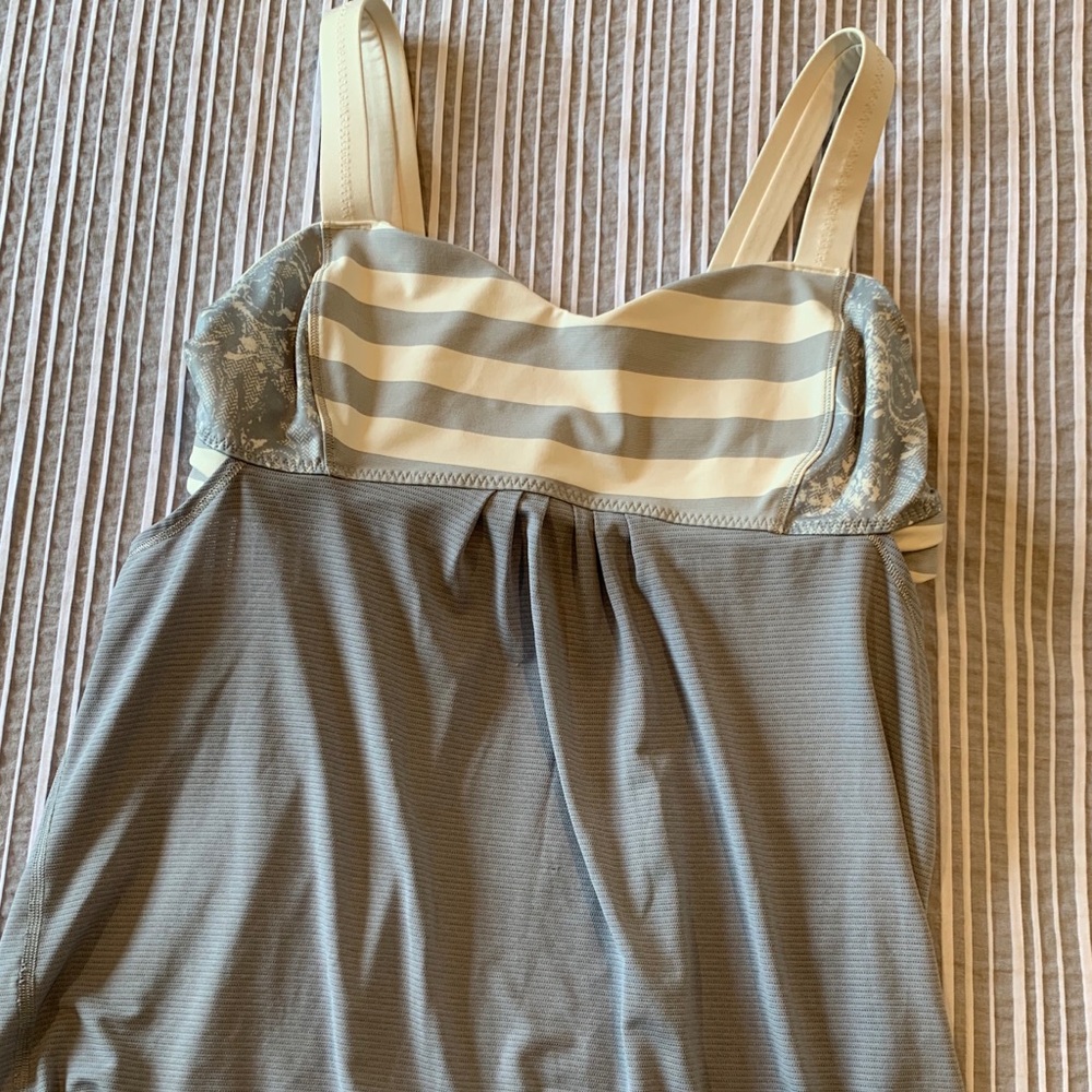 Lululemon yoga top